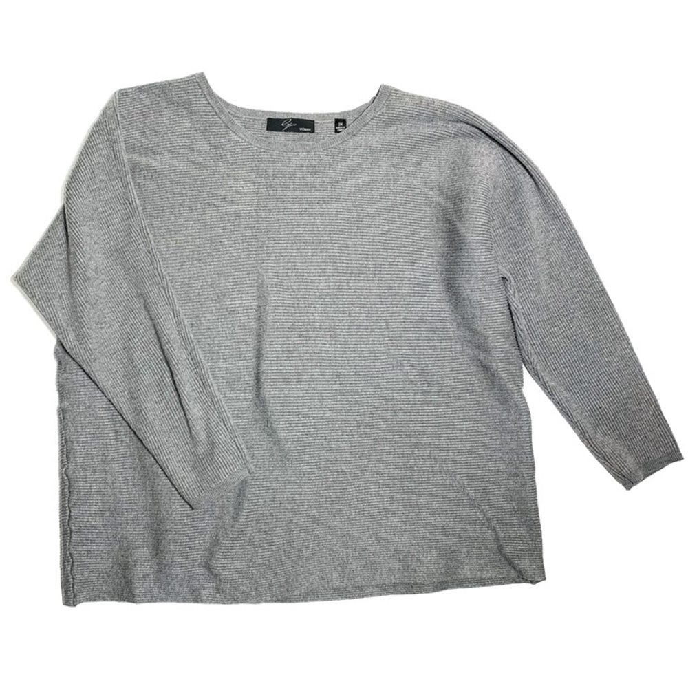 Ribbedโ knit loose sweater